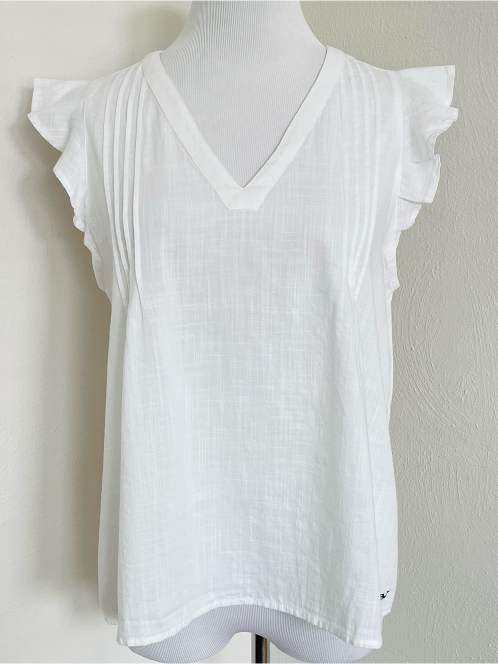 NWT Vineyard Vines White Pintuck Flutter Sleeve Top Size Small
